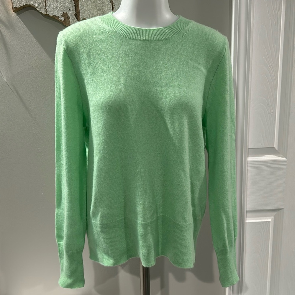NWOT! J.Crew Italian Featherweight Cashmere Long Sleeve‎ Sweater